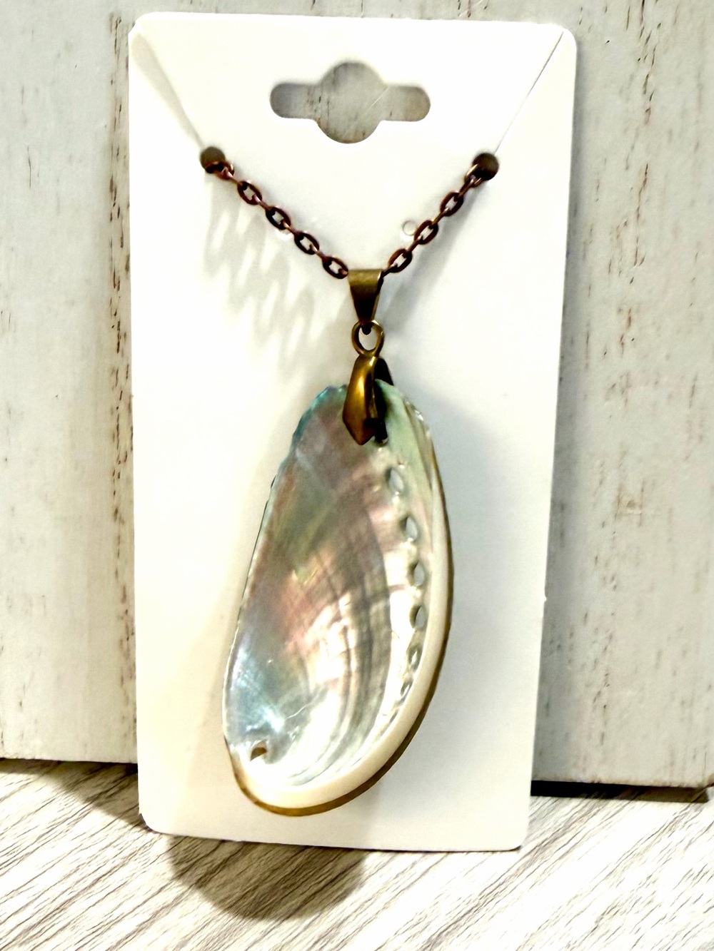 97. Iridescent Abalone Shell Pendant necklace - Picture 2 of 2
